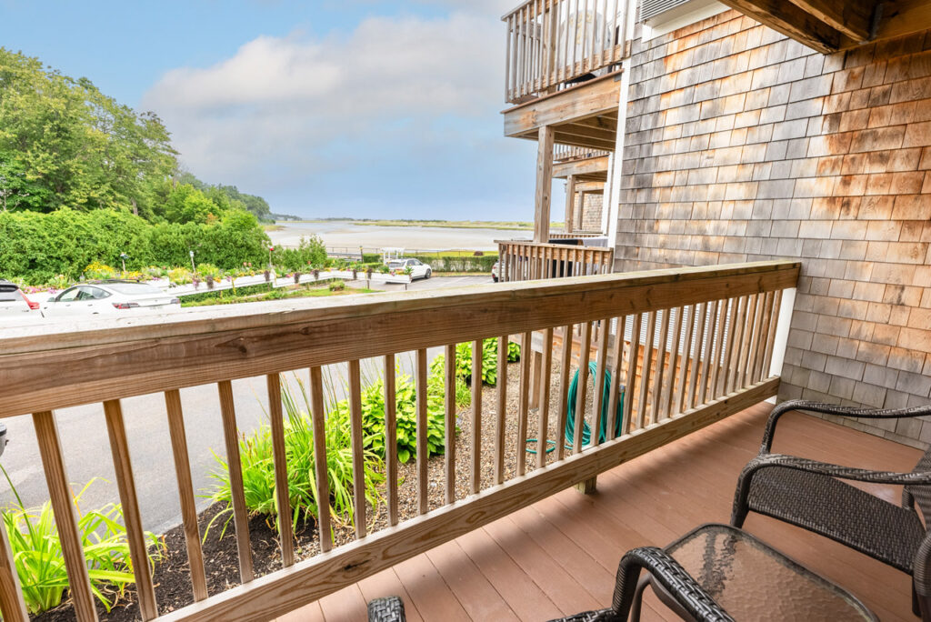 aspinquid lodge two queen river view apartment balcony view