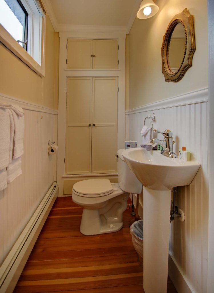 41 beach street ogunquit house rental second floor bath